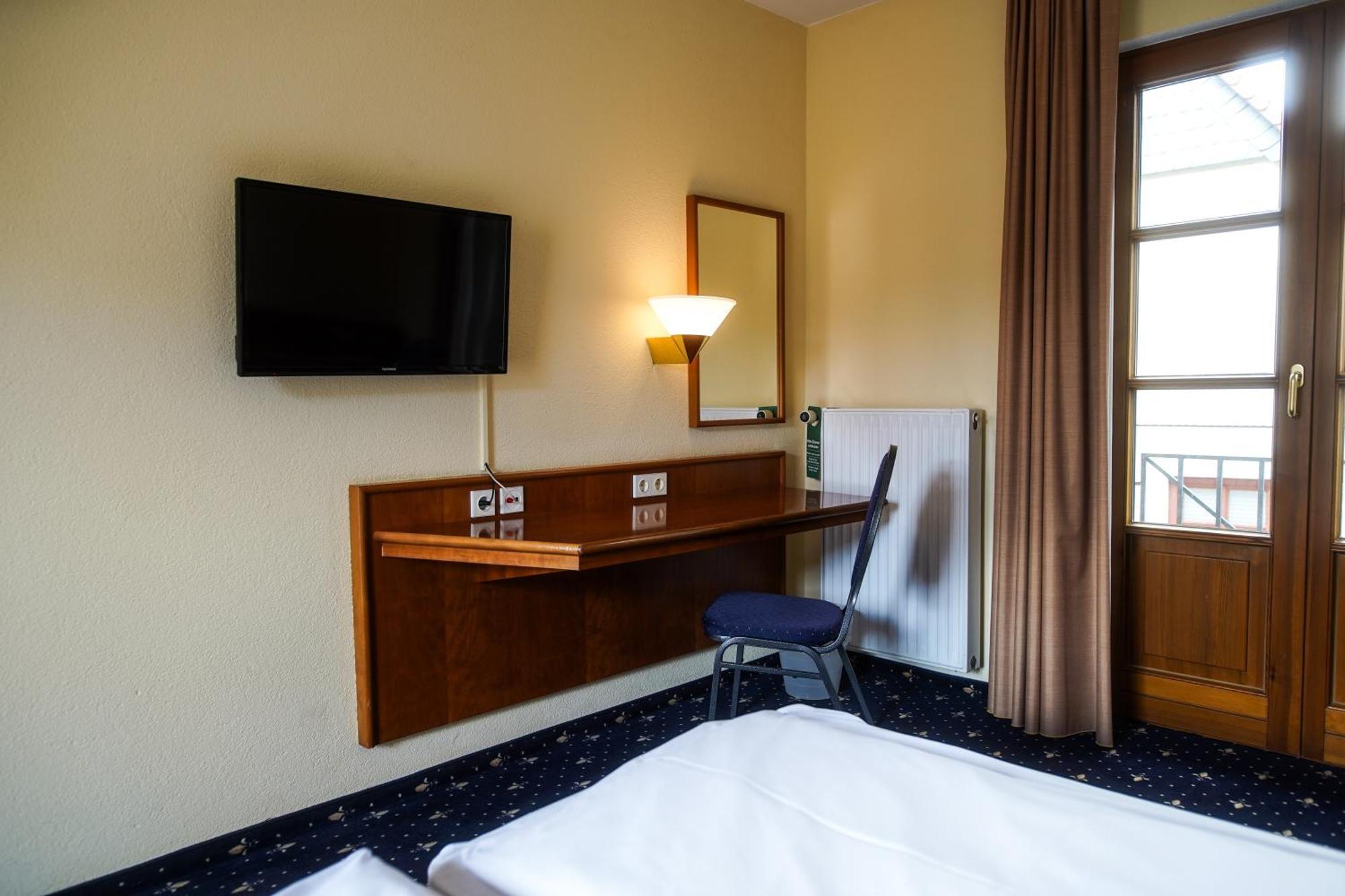 באד הומבורג וור דר הואה Hotel Erlenbacher Hof מראה חיצוני תמונה