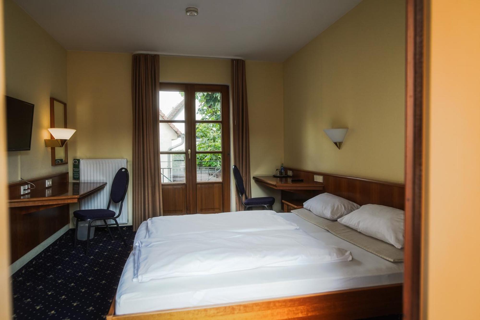 באד הומבורג וור דר הואה Hotel Erlenbacher Hof מראה חיצוני תמונה