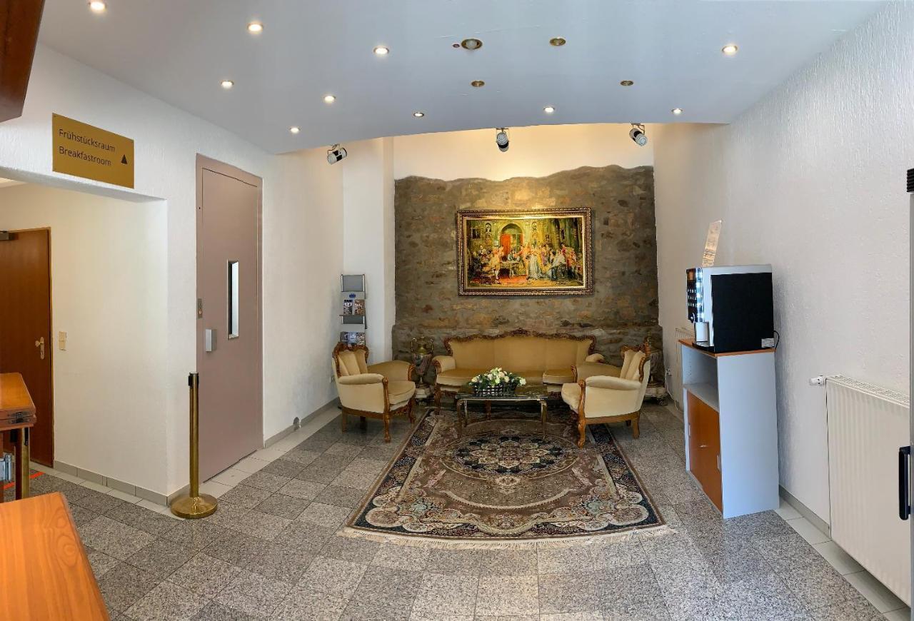 באד הומבורג וור דר הואה Hotel Erlenbacher Hof מראה חיצוני תמונה
