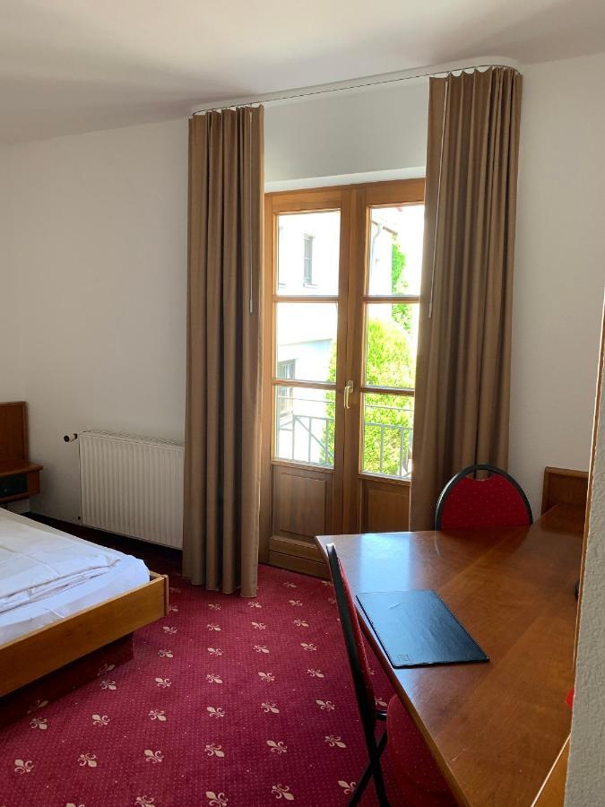 באד הומבורג וור דר הואה Hotel Erlenbacher Hof מראה חיצוני תמונה