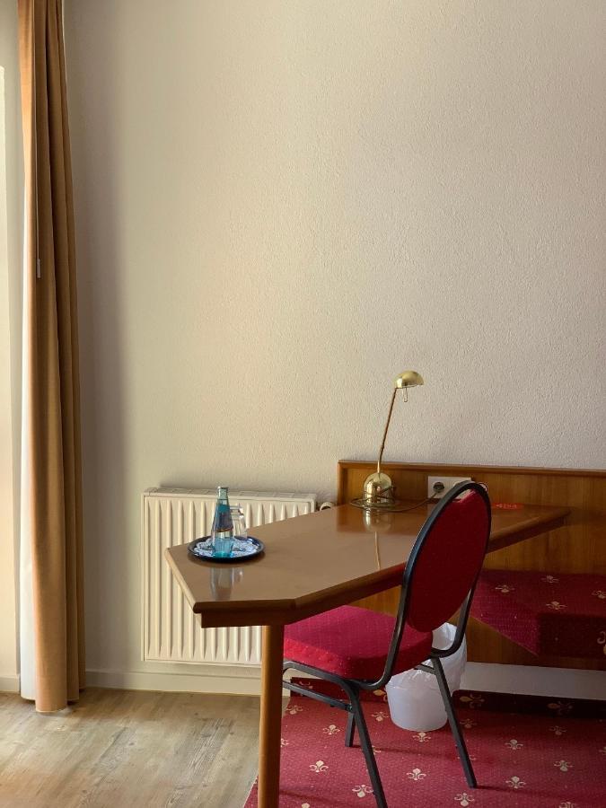 באד הומבורג וור דר הואה Hotel Erlenbacher Hof מראה חיצוני תמונה