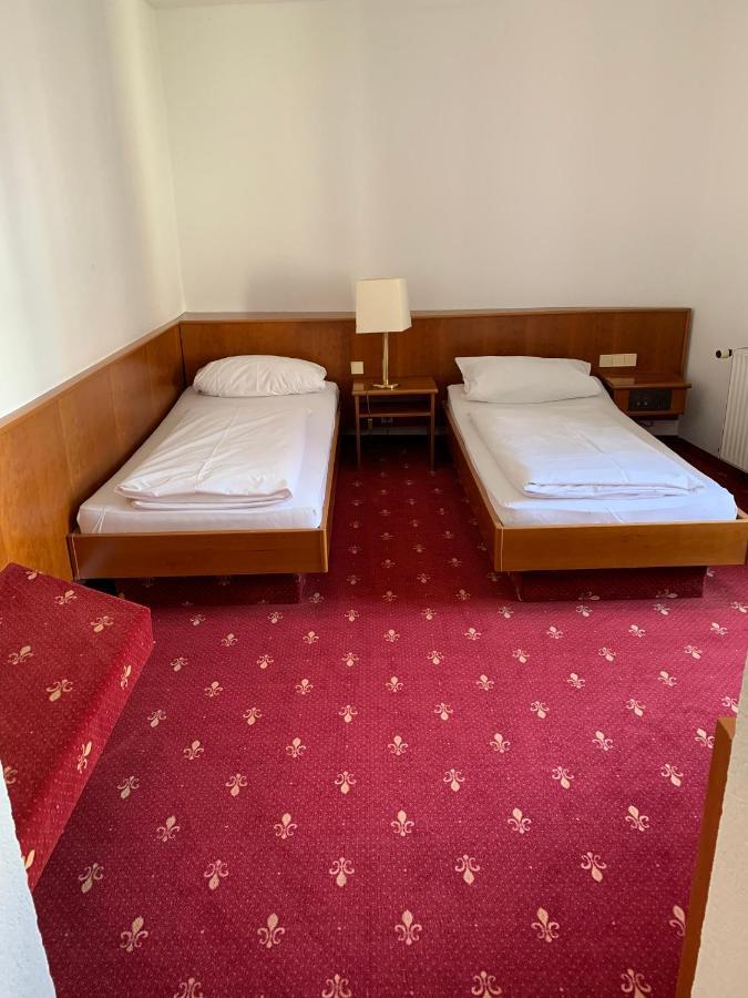 באד הומבורג וור דר הואה Hotel Erlenbacher Hof מראה חיצוני תמונה